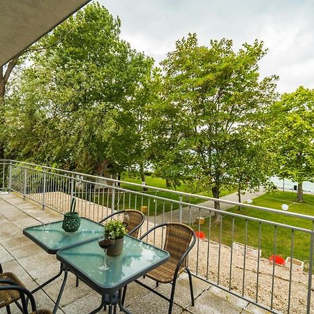 Siesta Sziget - Balaton-Parti Apartmanok Siofok Ngoại thất bức ảnh
