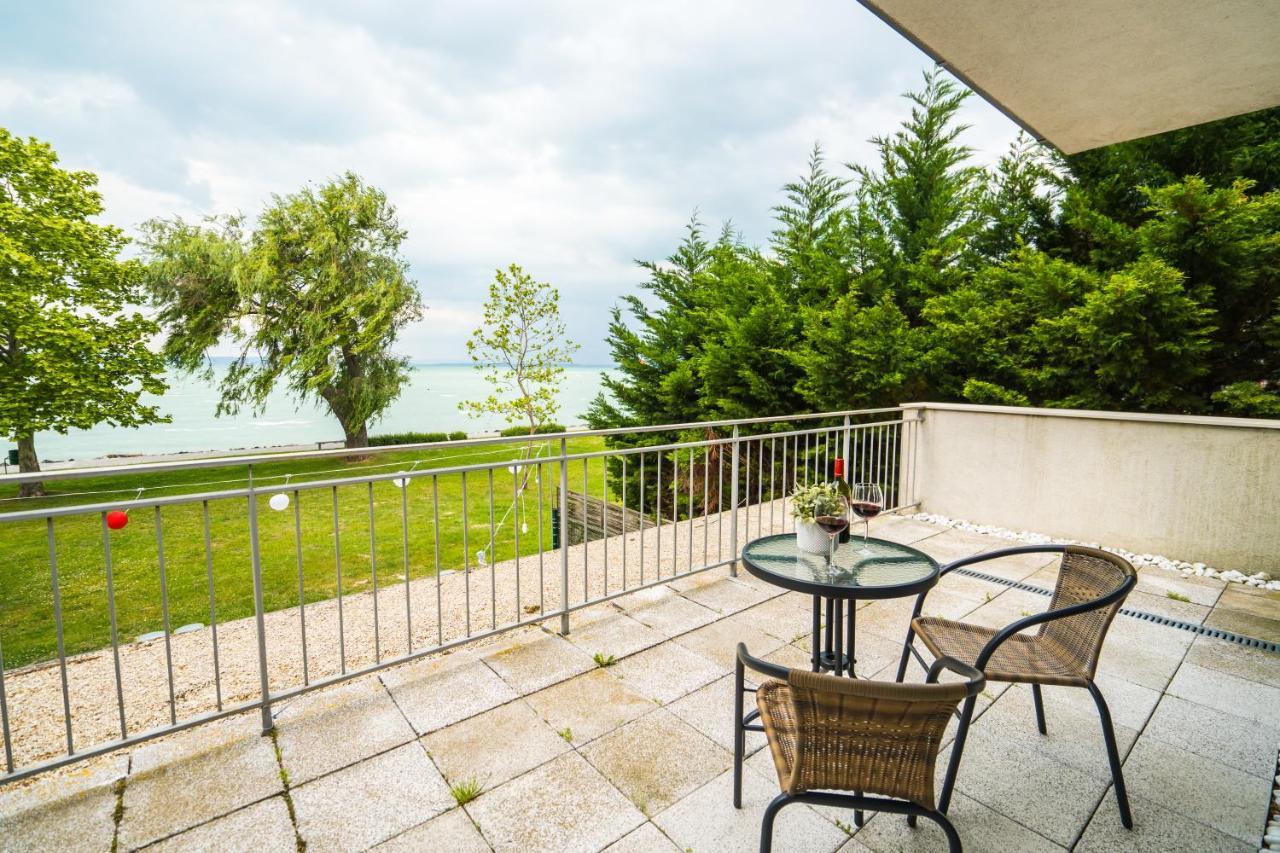 Siesta Sziget - Balaton-Parti Apartmanok Siofok Ngoại thất bức ảnh