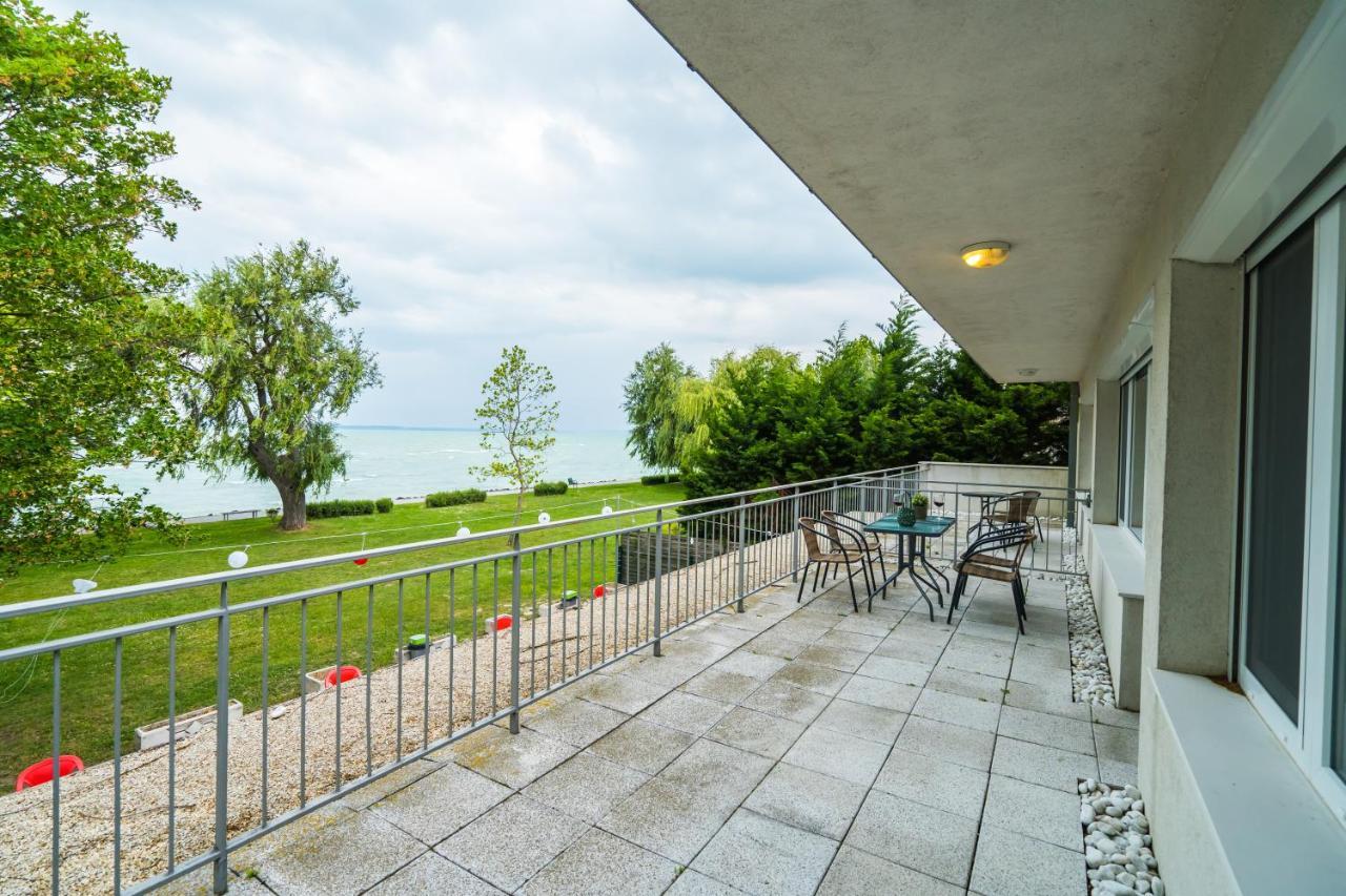 Siesta Sziget - Balaton-Parti Apartmanok Siofok Ngoại thất bức ảnh