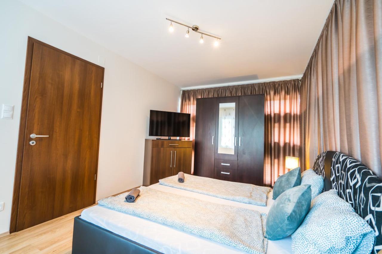 Siesta Sziget - Balaton-Parti Apartmanok Siofok Ngoại thất bức ảnh