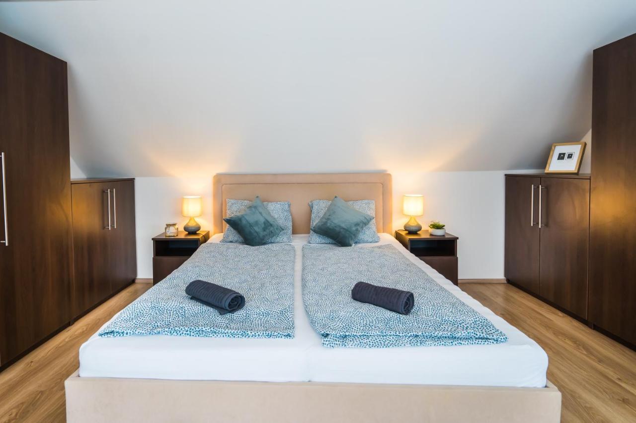 Siesta Sziget - Balaton-Parti Apartmanok Siofok Ngoại thất bức ảnh