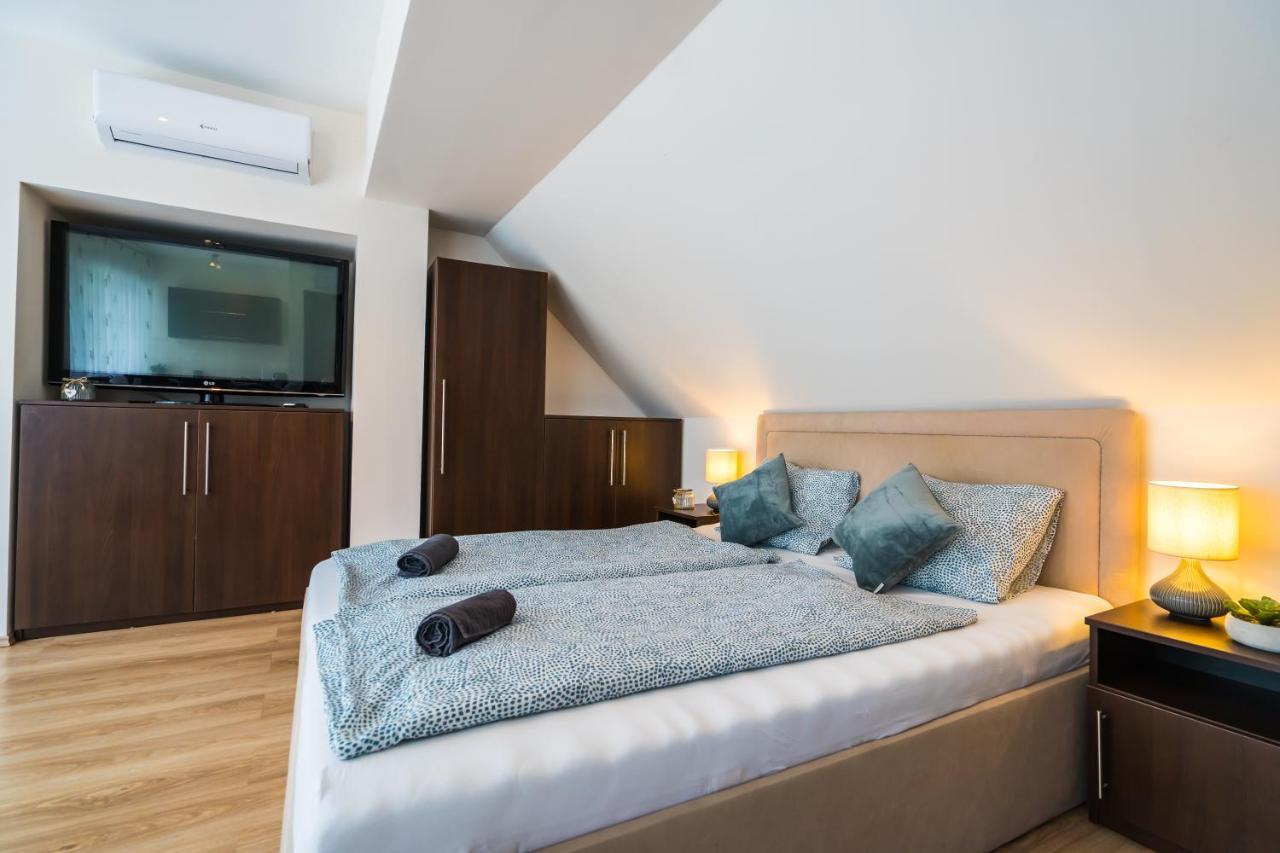 Siesta Sziget - Balaton-Parti Apartmanok Siofok Ngoại thất bức ảnh
