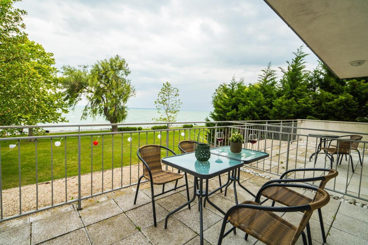 Siesta Sziget - Balaton-Parti Apartmanok Siofok Ngoại thất bức ảnh