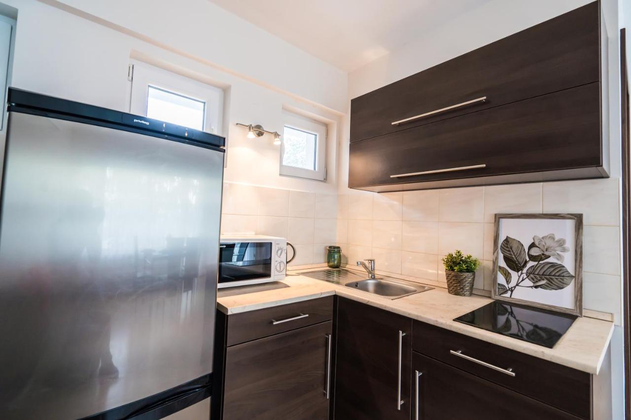 Siesta Sziget - Balaton-Parti Apartmanok Siofok Ngoại thất bức ảnh