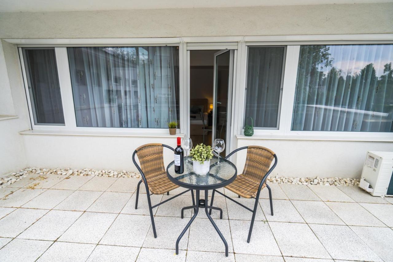Siesta Sziget - Balaton-Parti Apartmanok Siofok Ngoại thất bức ảnh