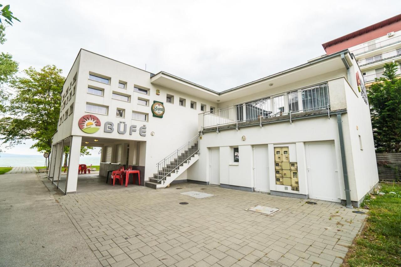 Siesta Sziget - Balaton-Parti Apartmanok Siofok Ngoại thất bức ảnh