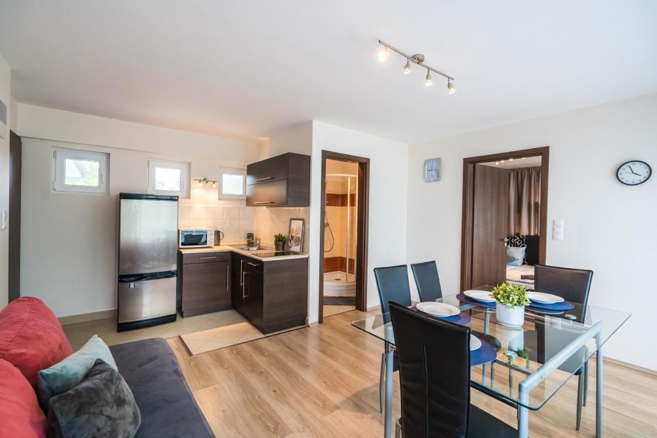 Siesta Sziget - Balaton-Parti Apartmanok Siofok Ngoại thất bức ảnh