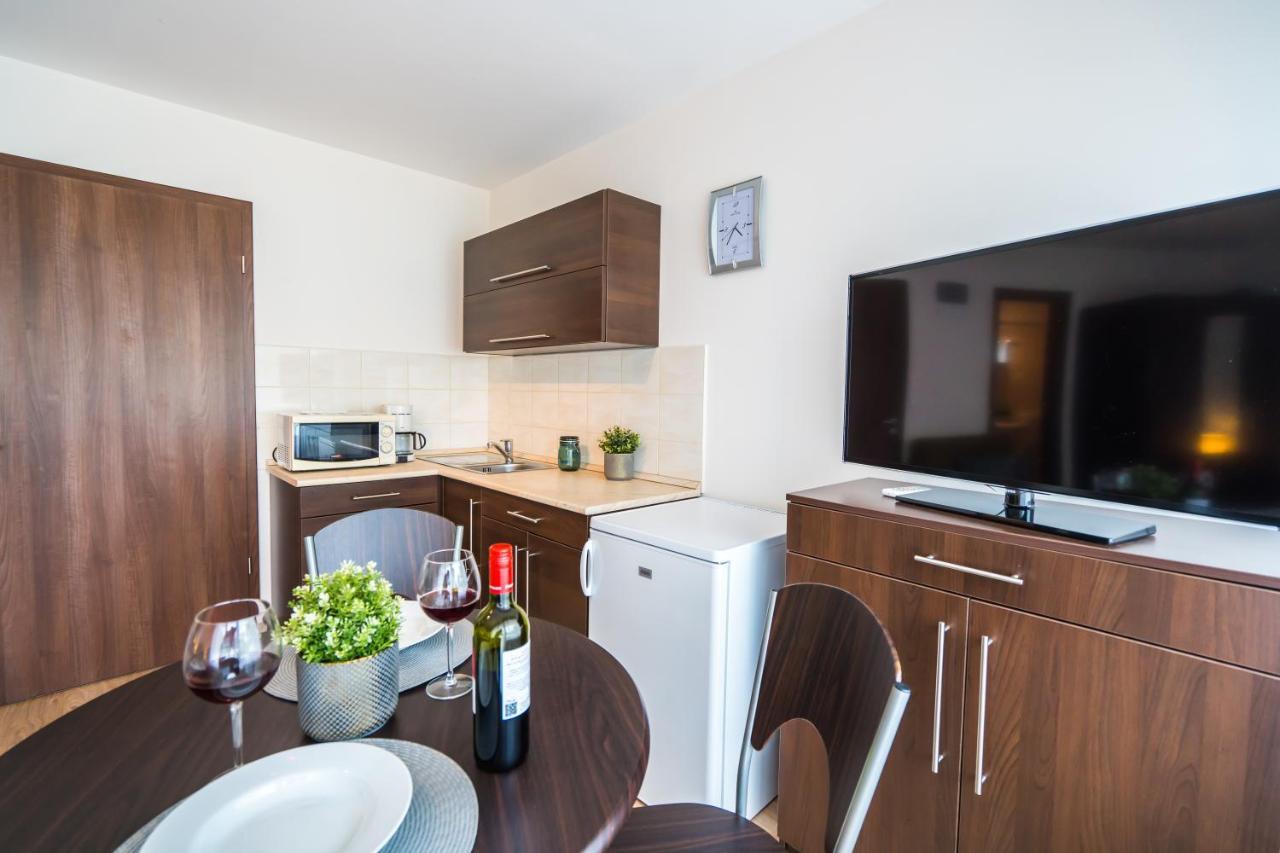 Siesta Sziget - Balaton-Parti Apartmanok Siofok Ngoại thất bức ảnh