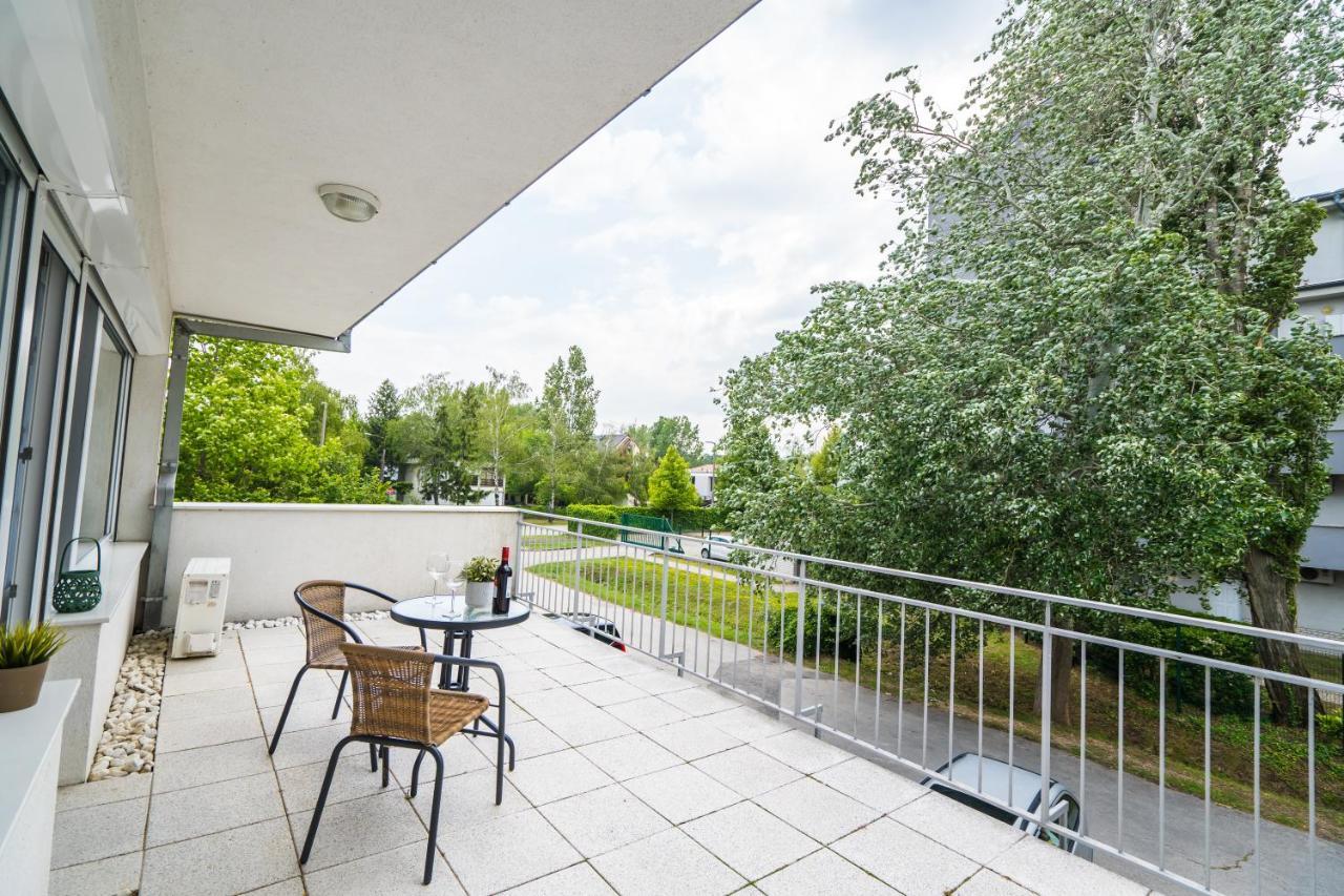 Siesta Sziget - Balaton-Parti Apartmanok Siofok Ngoại thất bức ảnh