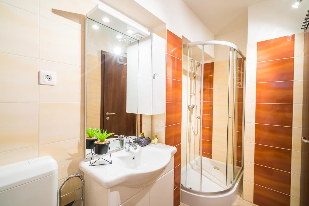 Siesta Sziget - Balaton-Parti Apartmanok Siofok Ngoại thất bức ảnh