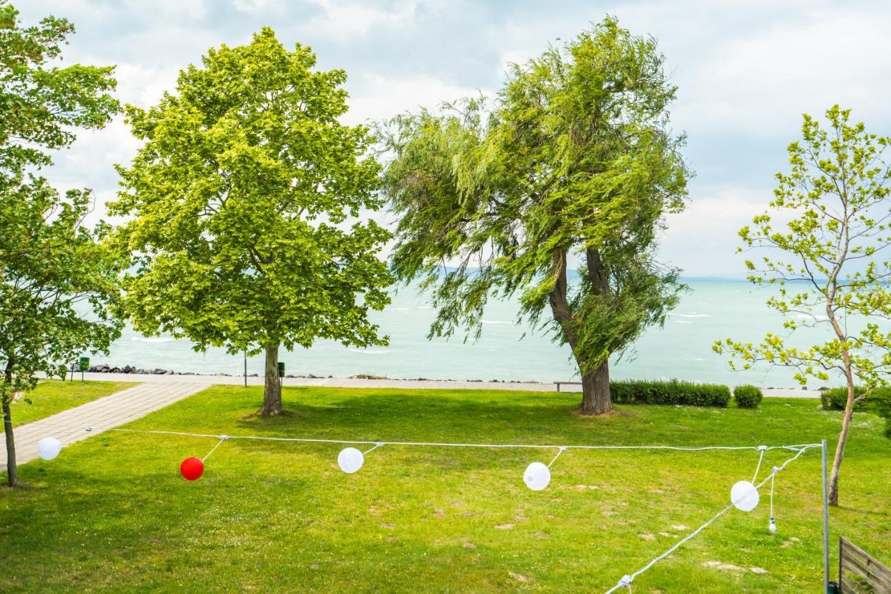 Siesta Sziget - Balaton-Parti Apartmanok Siofok Ngoại thất bức ảnh