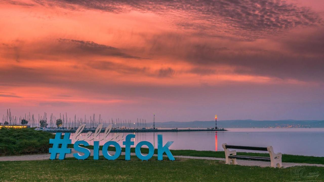 Siesta Sziget - Balaton-Parti Apartmanok Siofok Ngoại thất bức ảnh