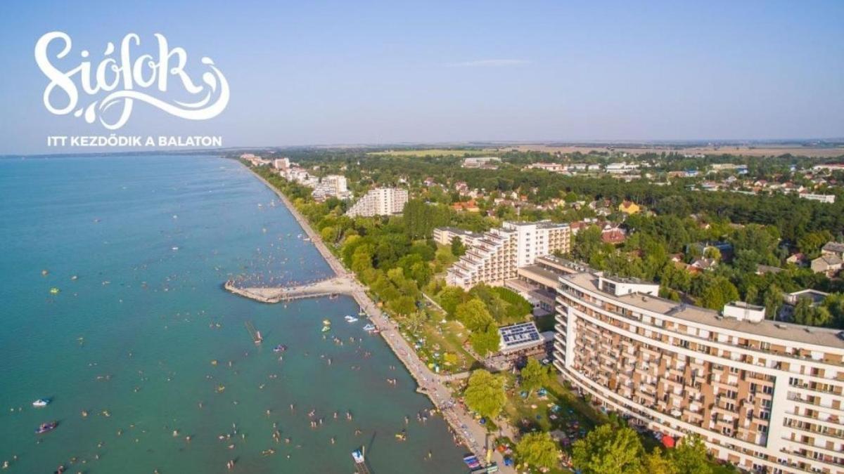 Siesta Sziget - Balaton-Parti Apartmanok Siofok Ngoại thất bức ảnh